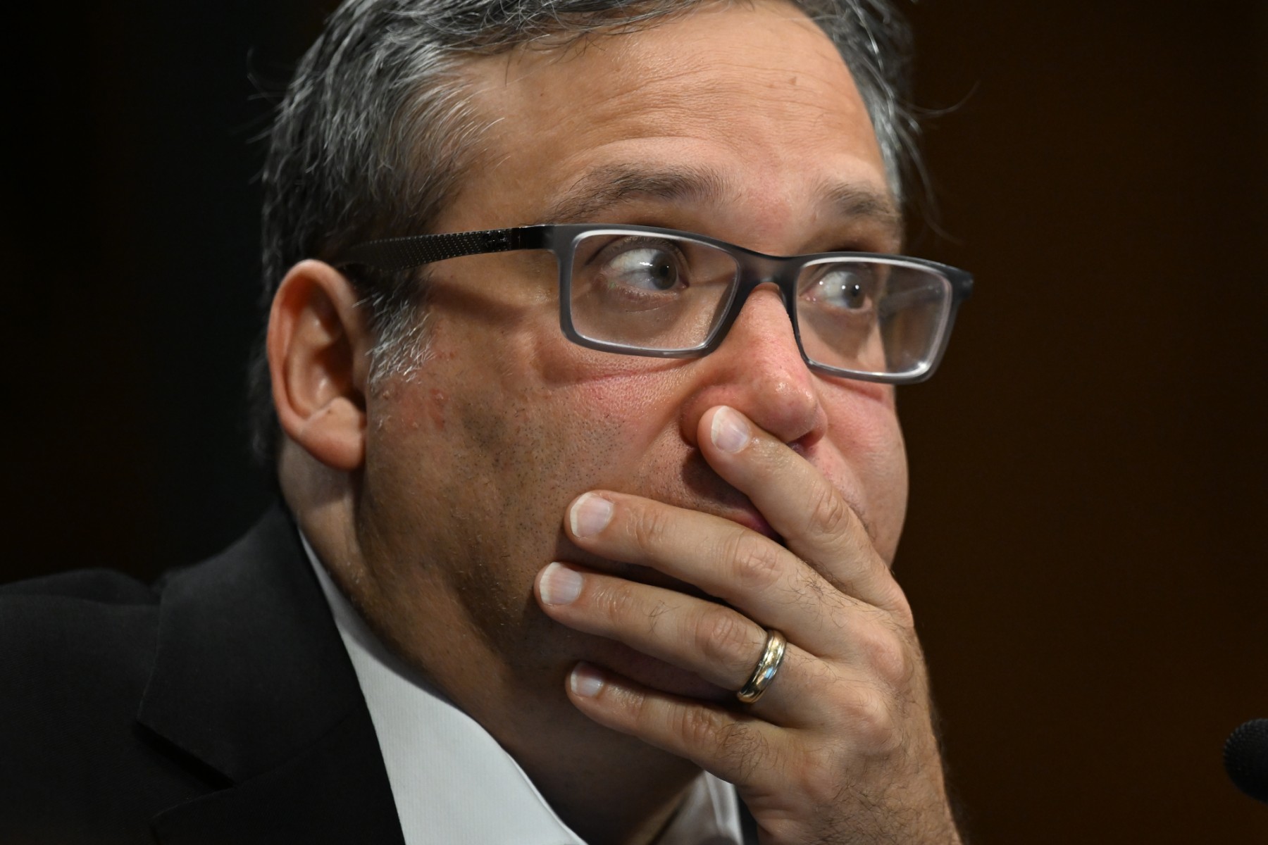 Gary Marcus, professeur émérite à l'Université de New York, lors d’une audience de contrôle de la sous-commission judiciaire du Sénat sur la vie privée, la technologie et le droit pour examiner l'intelligence artificielle, sur le Capitole à Washington, DC, le 16 mai 2023. (Photo par Andrew Caballero-Reynolds / AFP)