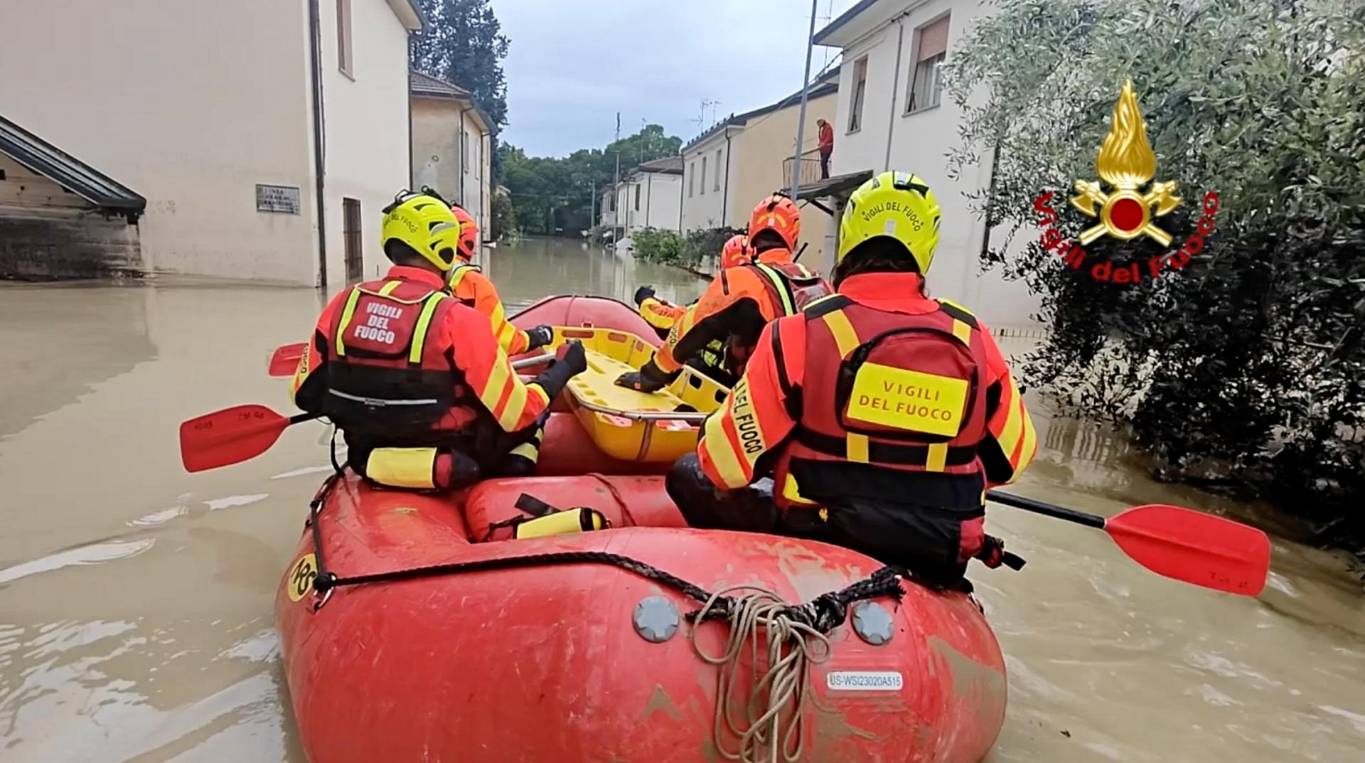 Inondations en Italie: le désarroi des sinistrés en quête d'un peu de confort