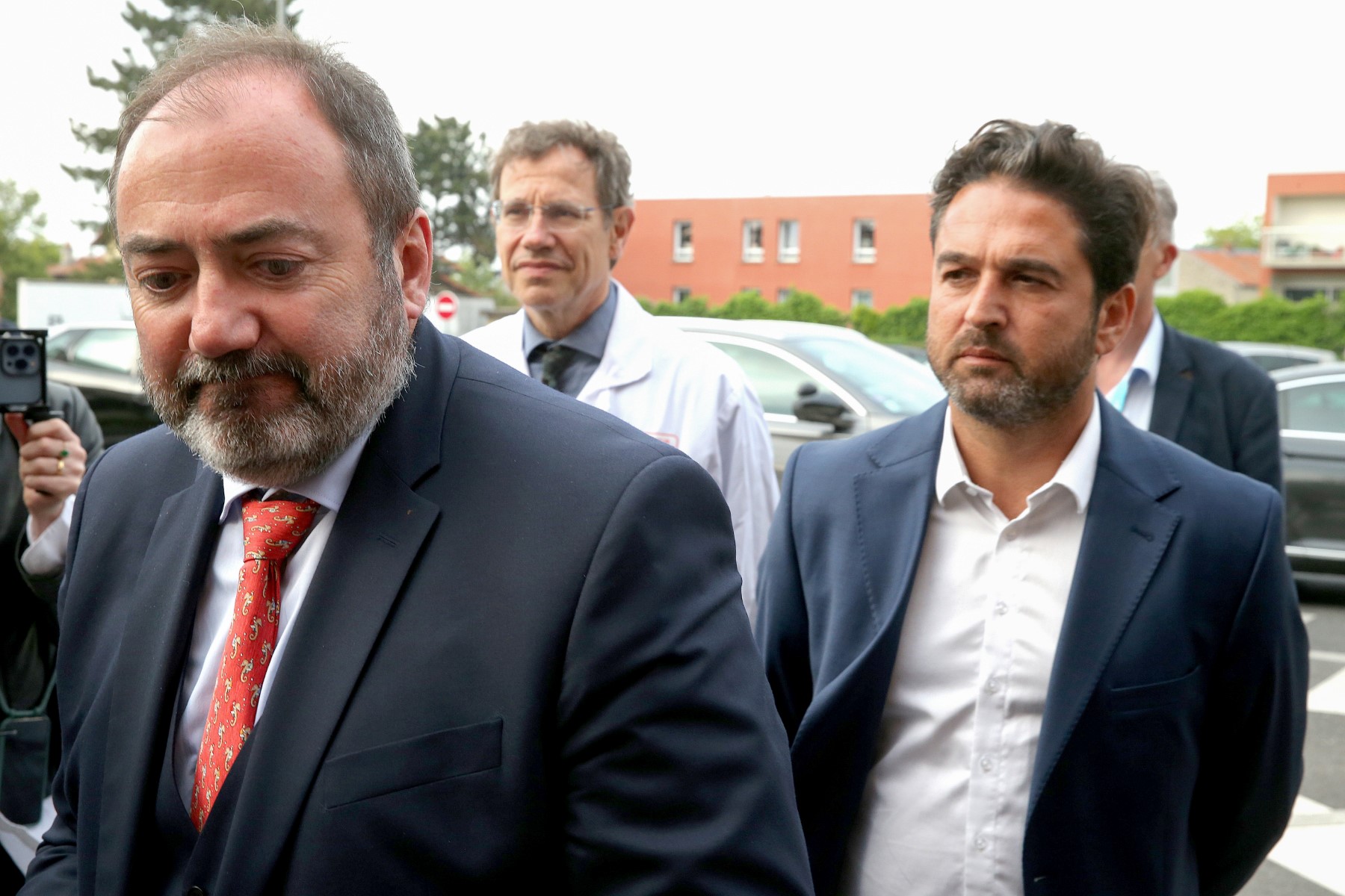 Reims: la collègue blessée de l'infirmière tuée « va mieux », selon François Braun