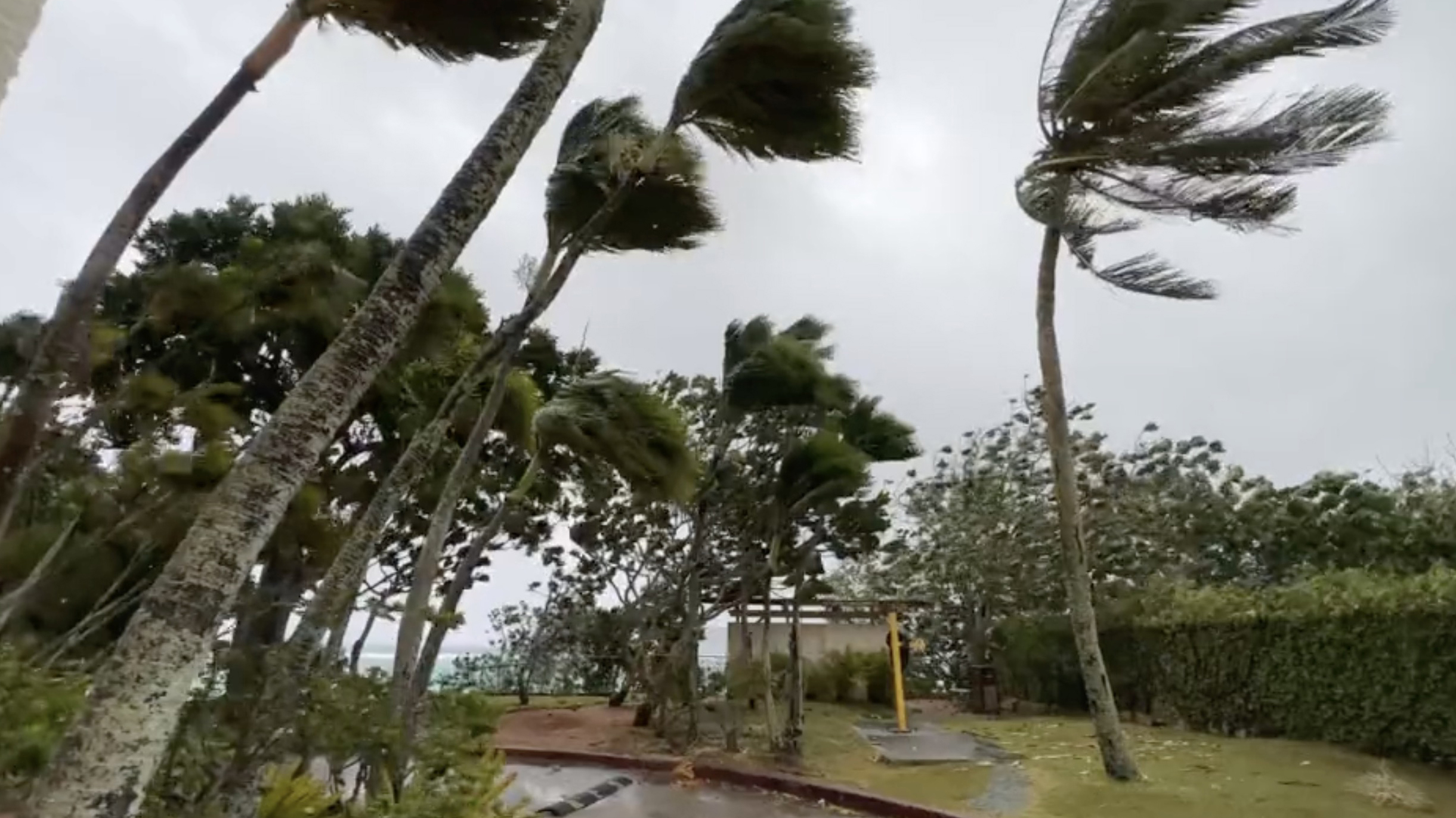 Arrivée imminente du typhon Mawar droit sur l'île de Guam