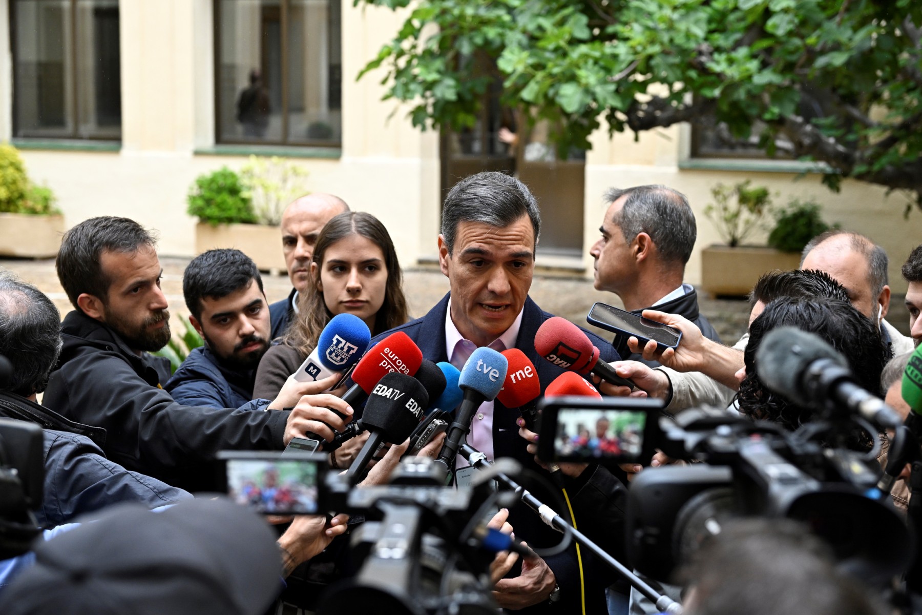 Espagne: Pedro Sánchez crée la surprise en convoquant des législatives anticipées