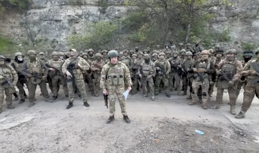 Ukraine: Le groupe Wagner menace de quitter Bakhmout et éreinte l'état-major russe