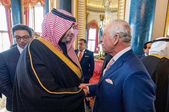Le ministre d'État saoudien participe à la réception du roi Charles