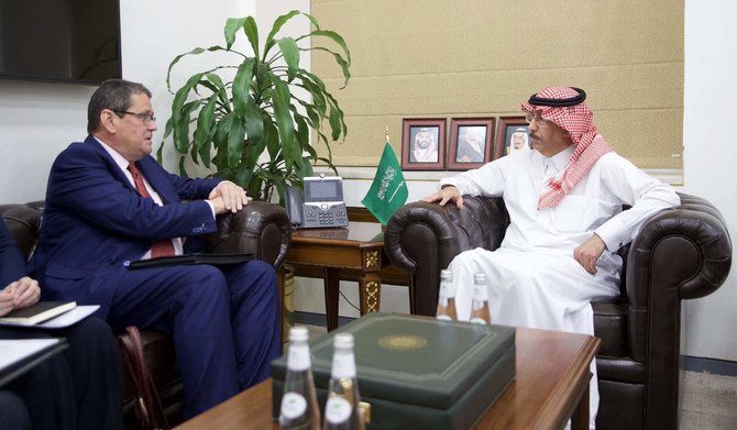 Un responsable saoudien des Affaires étrangères rencontre l’ambassadeur du Royaume-Uni