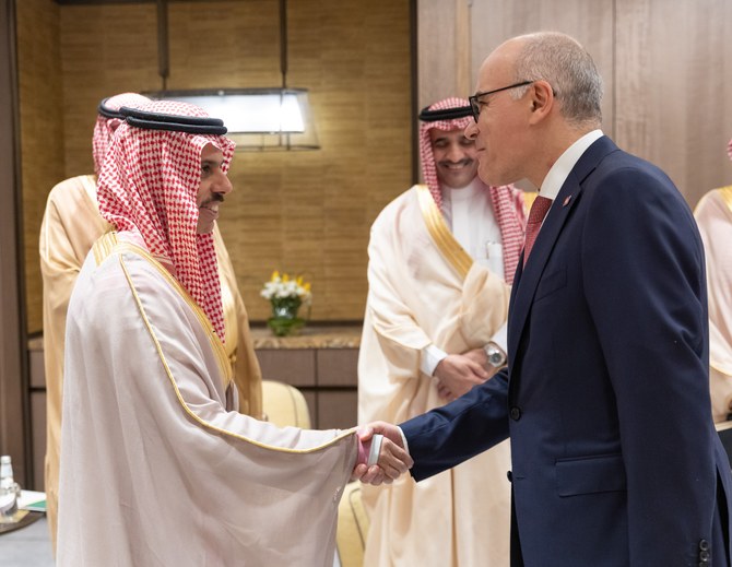 Le ministre saoudien des Affaires étrangères s’entretient avec son homologue tunisien
