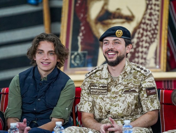Le prince héritier de Jordanie célèbre son mariage à venir avec ses collègues militaires