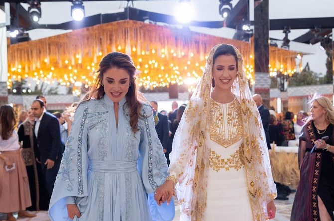 La robe de Rajwa al-Saif évoquée par sa créatrice saoudienne, en amont du mariage royal