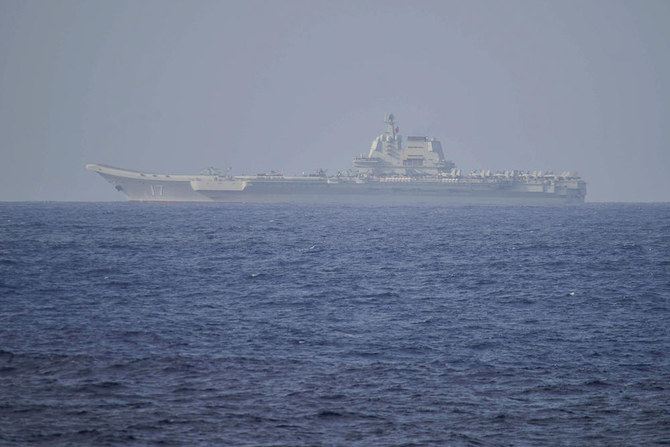 Un porte-avions chinois traverse le détroit de Taïwan