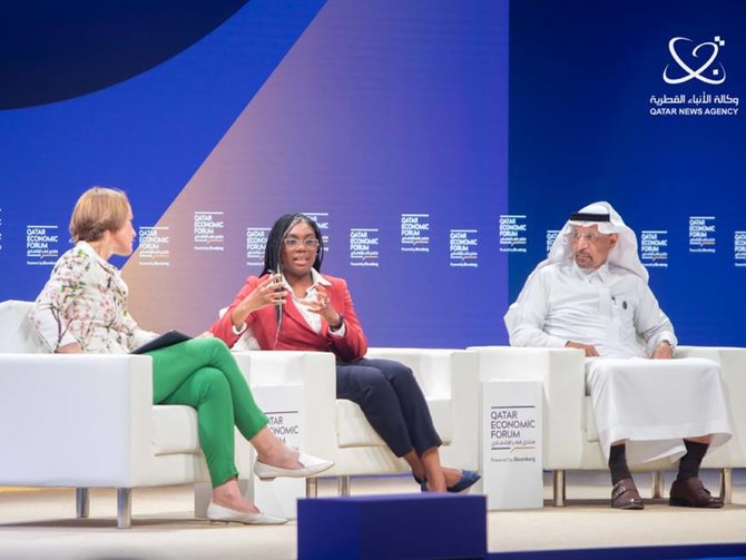 Une ministre britannique fait l'éloge du Qatar, leader dans l'orientation des investissements