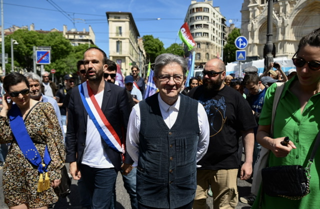 Européennes: Le RN et une liste de la gauche unie seraient au coude à coude