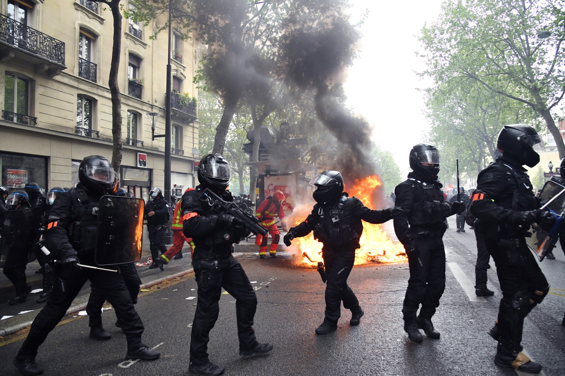 Loi anti-casseurs: Les syndicats de police en appellent à Macron et aux parlementaires