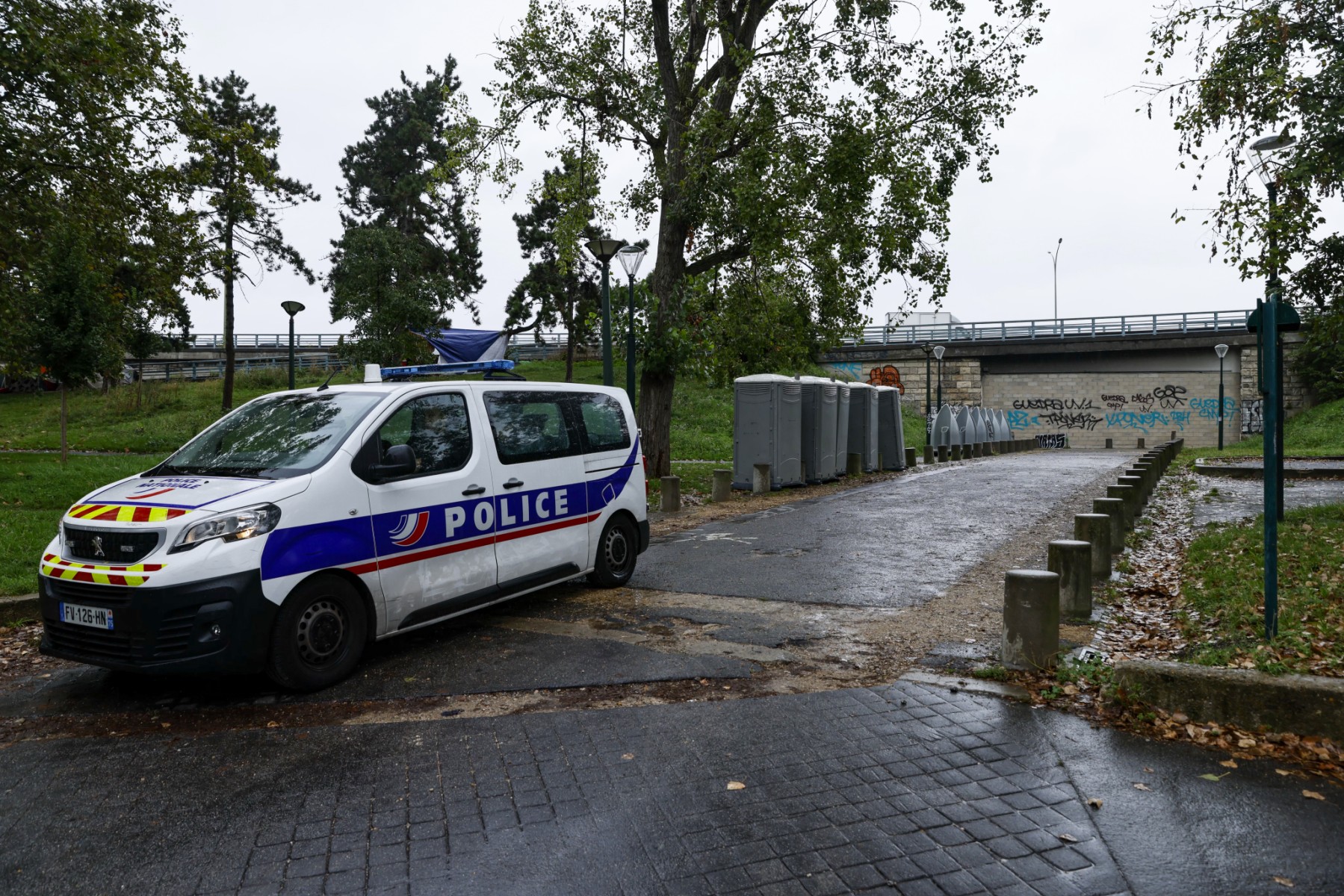 Seine-Saint-Denis: un jeune homme tué d'un coup de couteau en pleine rue