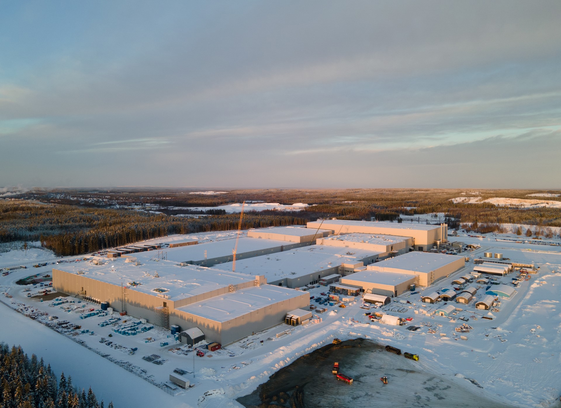 Cette photo non datée publiée le 29 décembre 2021 par le groupe suédois de batteries Northvolt montre la méga-usine de batteries en construction à Skelleftea. (Photo fournie par NORTHVOLT / AFP)