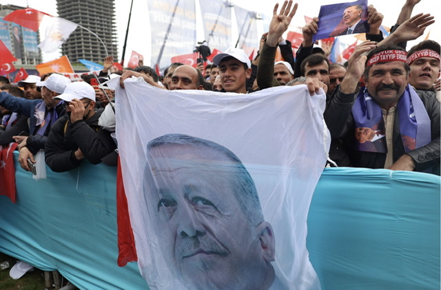 Elections en Turquie: Rixes entre pro et anti-Erdogan autour d'un bureau de vote en France, à Marseille
