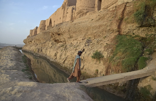 Sécheresse: L'Iran veut prendre des mesures pour capter l'eau d'une rivière afghane