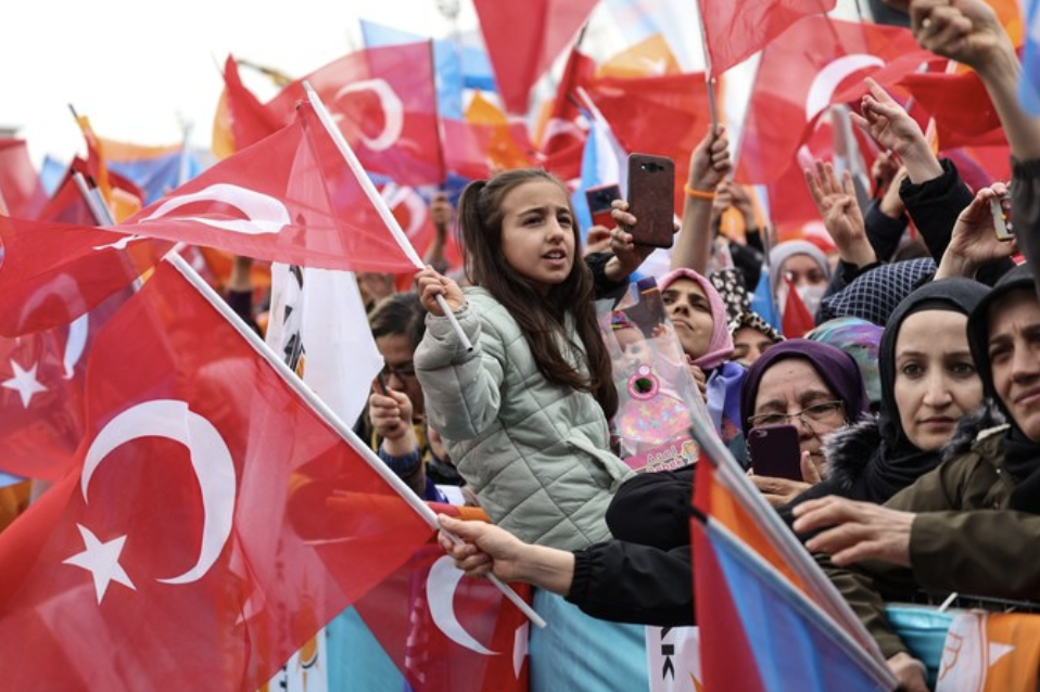 Élections en Turquie: le monde observe les Turcs qui vont décider de leur destin
