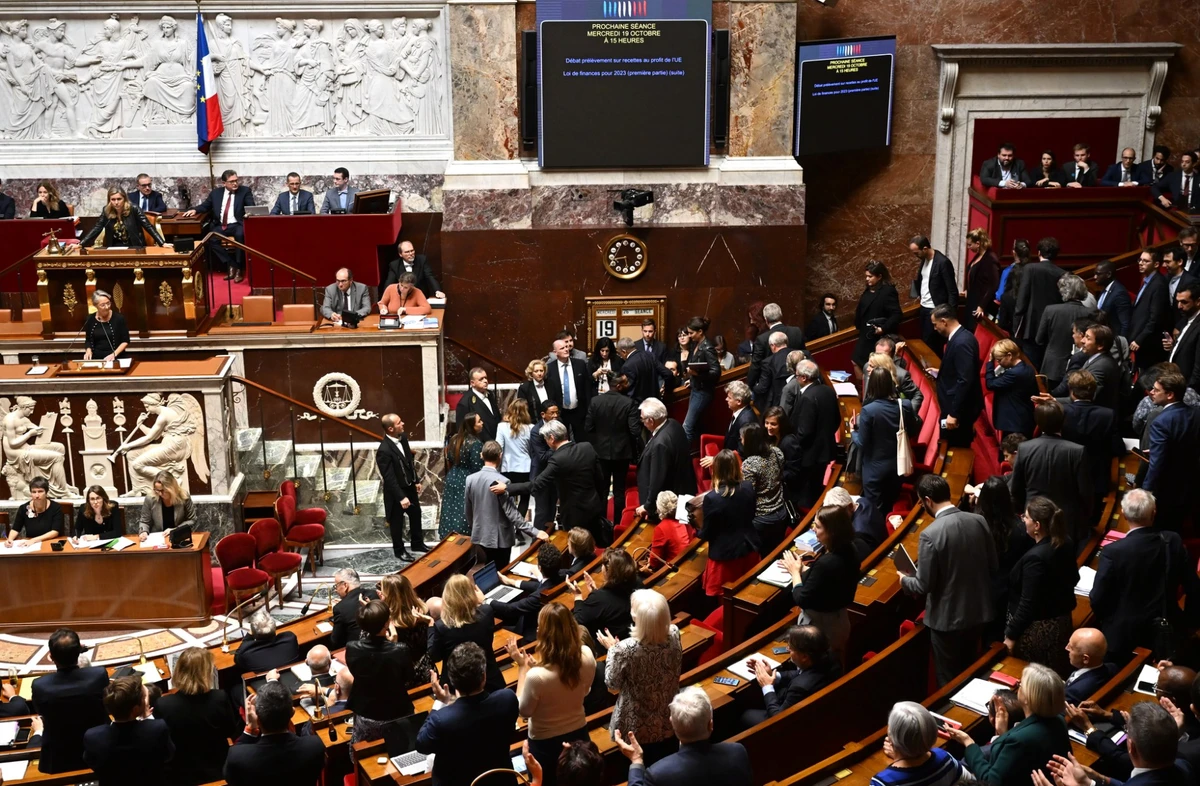 Retraites: le bras-de-fer autour du texte d'abrogation des 64 ans