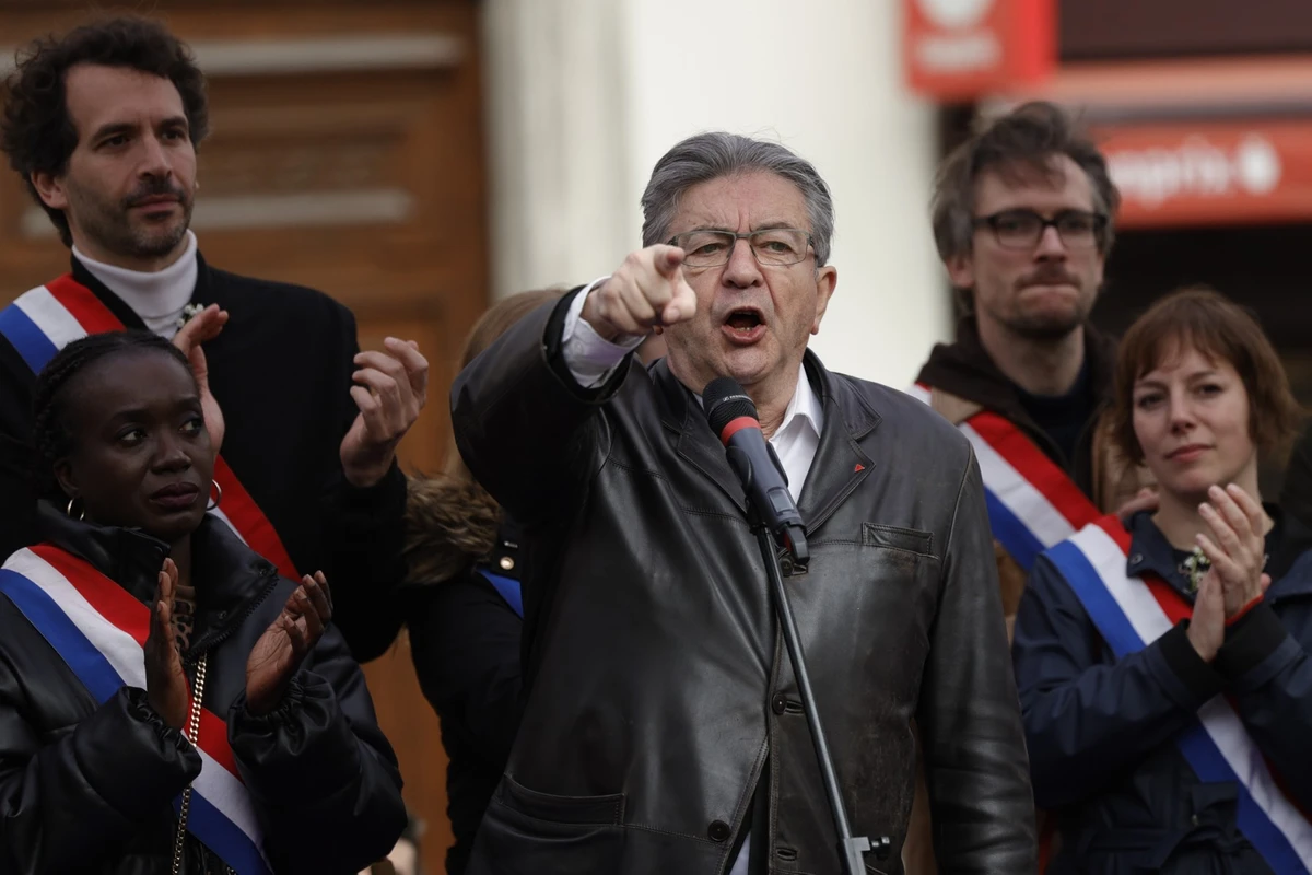 1er-mai: droite et gouvernement accusent Mélenchon de «complicité» avec les violences