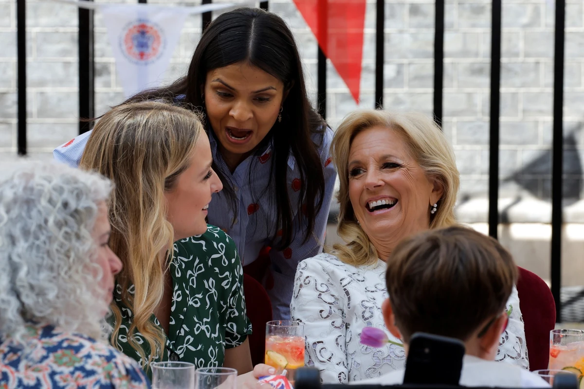 Jill Biden à un déjeuner post-couronnement à Downing Street