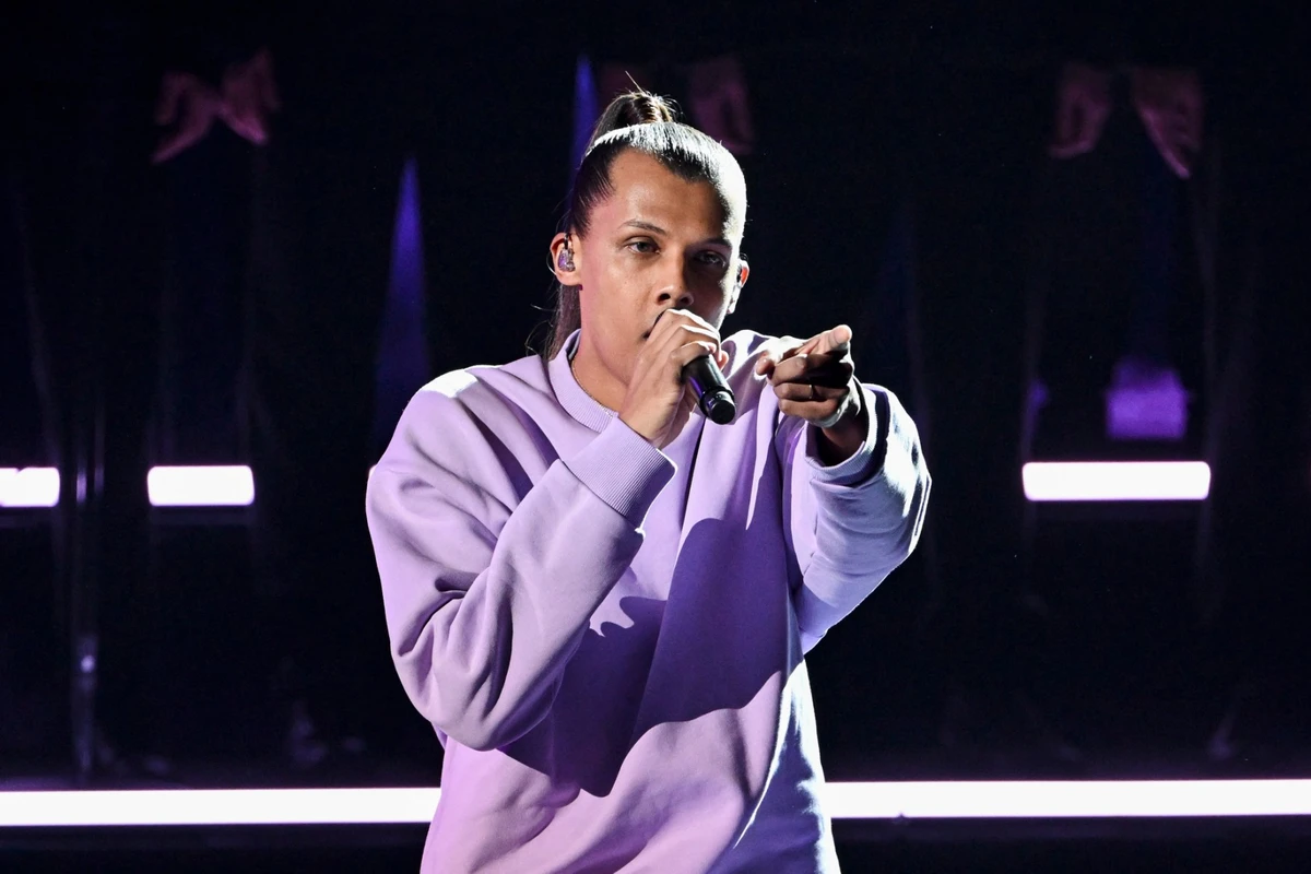 La star belge Stromae annonce l'arrêt total de sa tournée pour raisons de santé