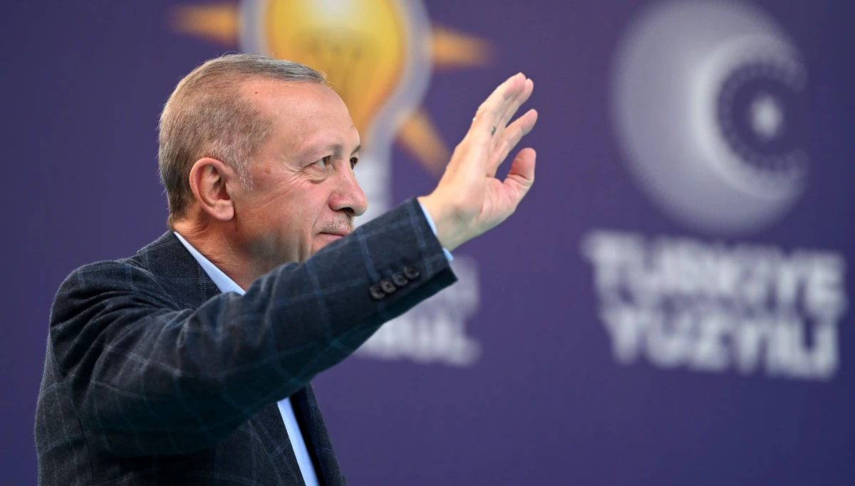 Turquie: Erdogan en prière, Kiliçdaroglu chez Atatürk avant le scrutin décisif