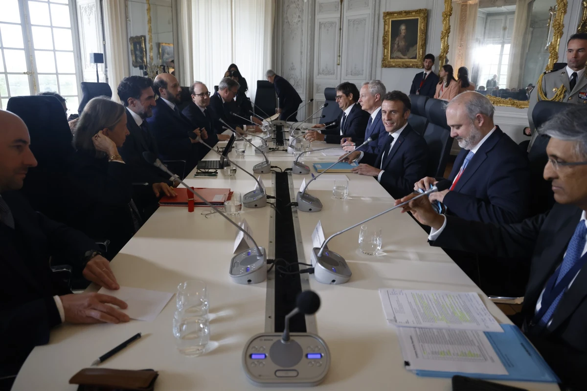 Le gouvernement présente son projet de loi sur l'industrie verte