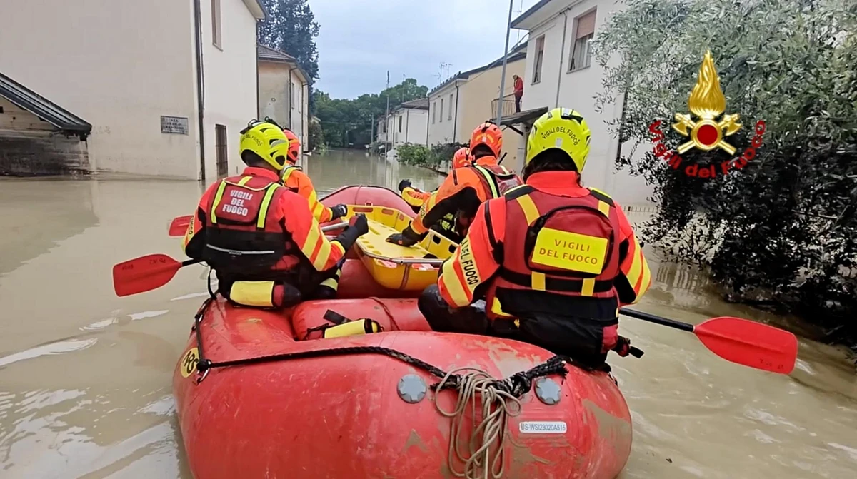 Inondations en Italie: le désarroi des sinistrés en quête d'un peu de confort