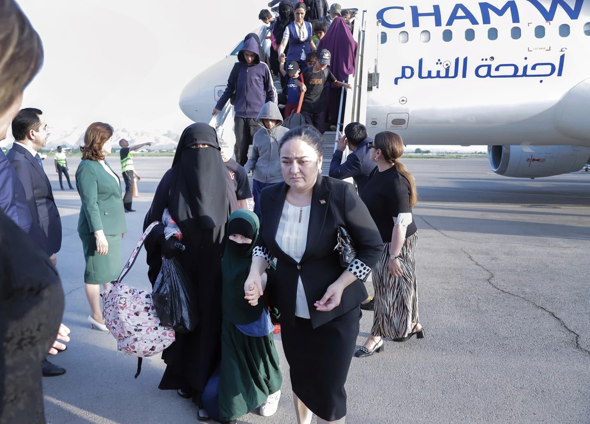 Le Tadjikistan rapatrie de Syrie une centaine de femmes et d'enfants de jihadistes