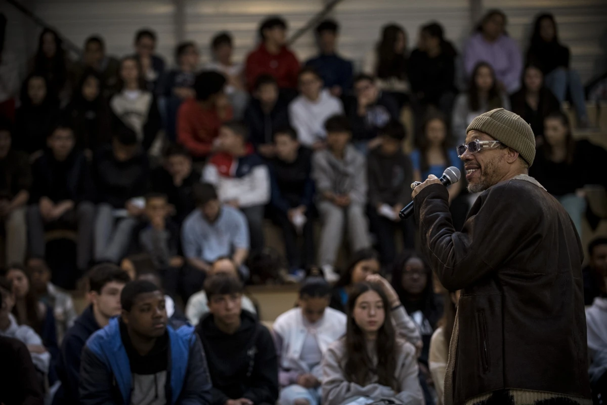 Dans les Yvelines, JoeyStarr tente de donner le goût de la lecture à des collégiens