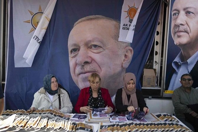 Erdogan soutenu par le «faiseur de rois» Sinan Ogan à la veille du second tour de la présidentielle