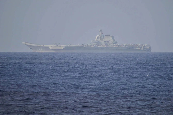 Un porte-avions chinois traverse le détroit de Taïwan