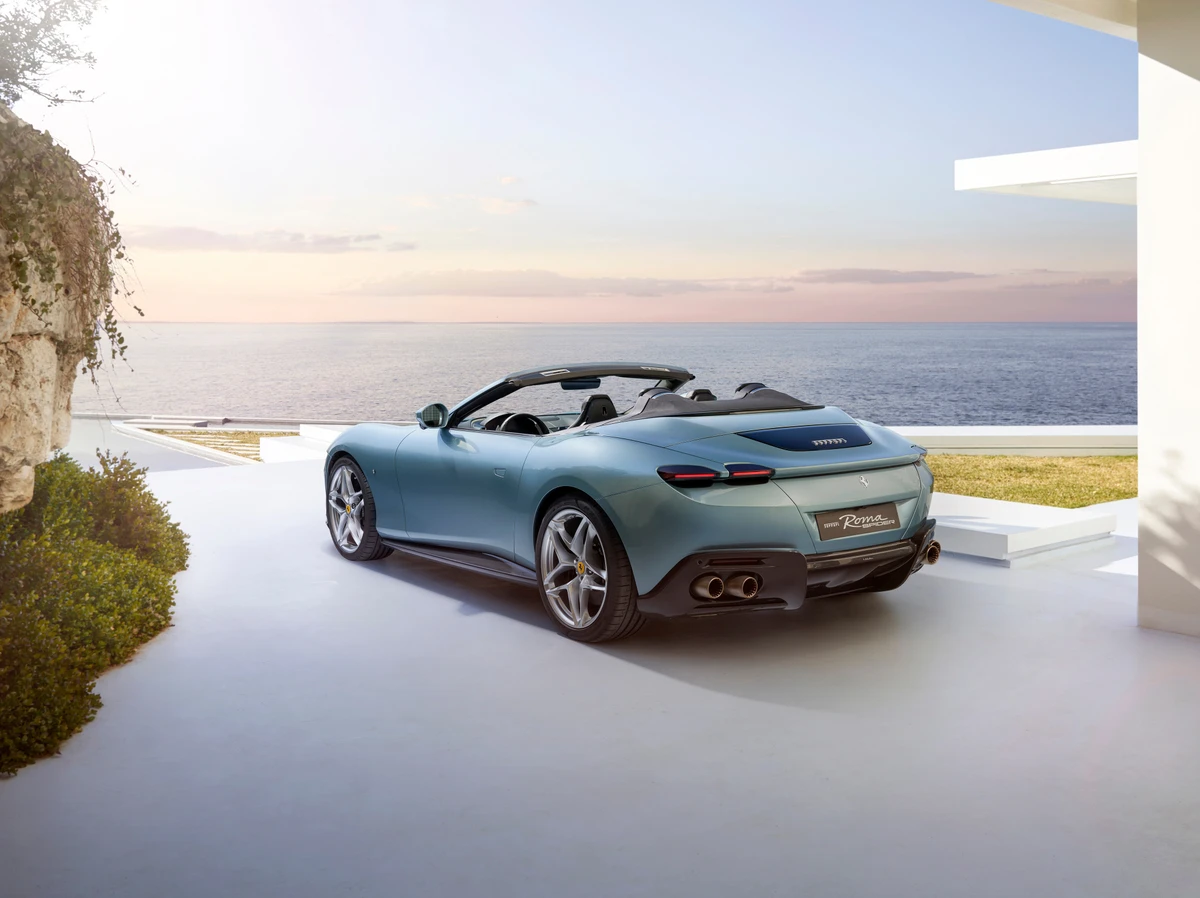 Ferrari promeut sa nouvelle Roma Spider au Maroc