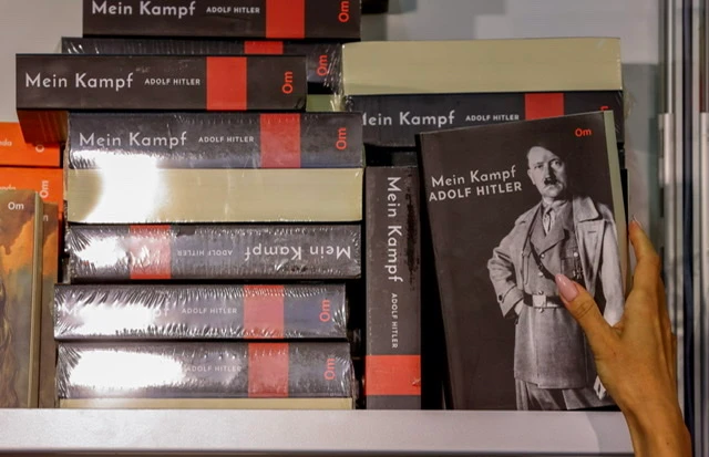 Les images des nations et des communautés dans «le combat» d'Hitler
