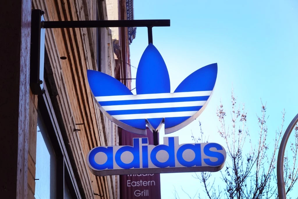 Adidas va vendre une partie des baskets Yeezy et reverser les profits