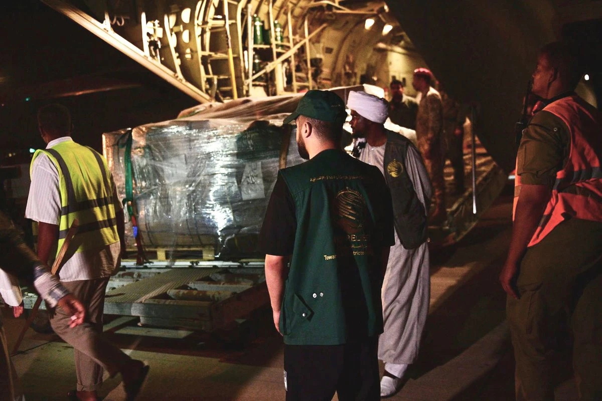 Arab News embarque sur un vol d’aide de KSrelief à destination du Soudan