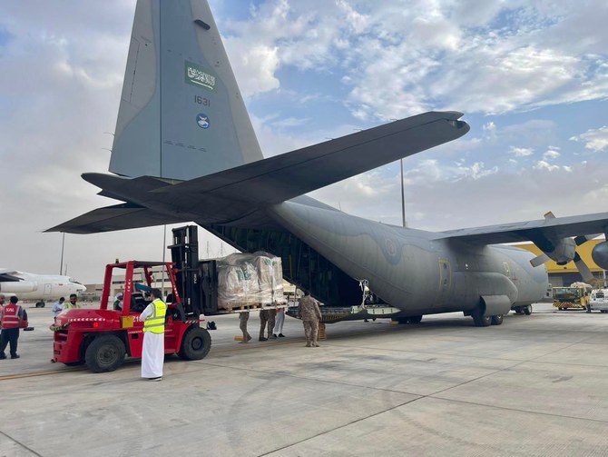 Les deux premiers avions saoudiens transportant de l’aide pour le Soudan quittent Riyad