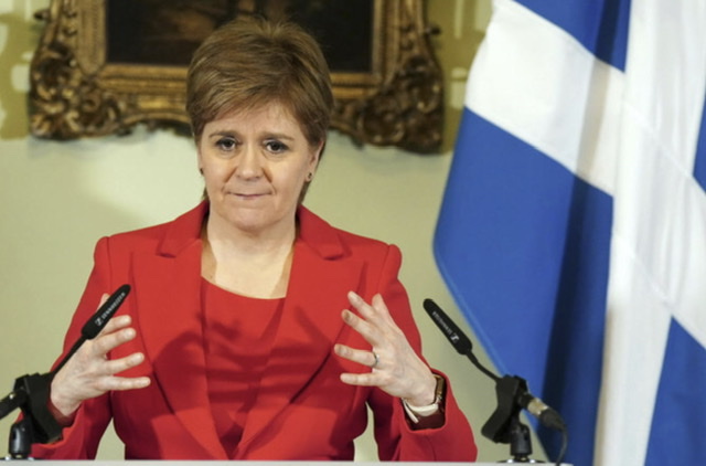 Finances du parti indépendantiste écossais: 7 heures de garde à vue pour l'ex-Première ministre Sturgeon