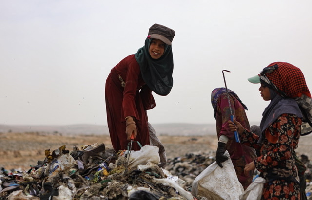 Le recyclage, une nécessité plus qu'un choix pour des Syriens des zones rebelles