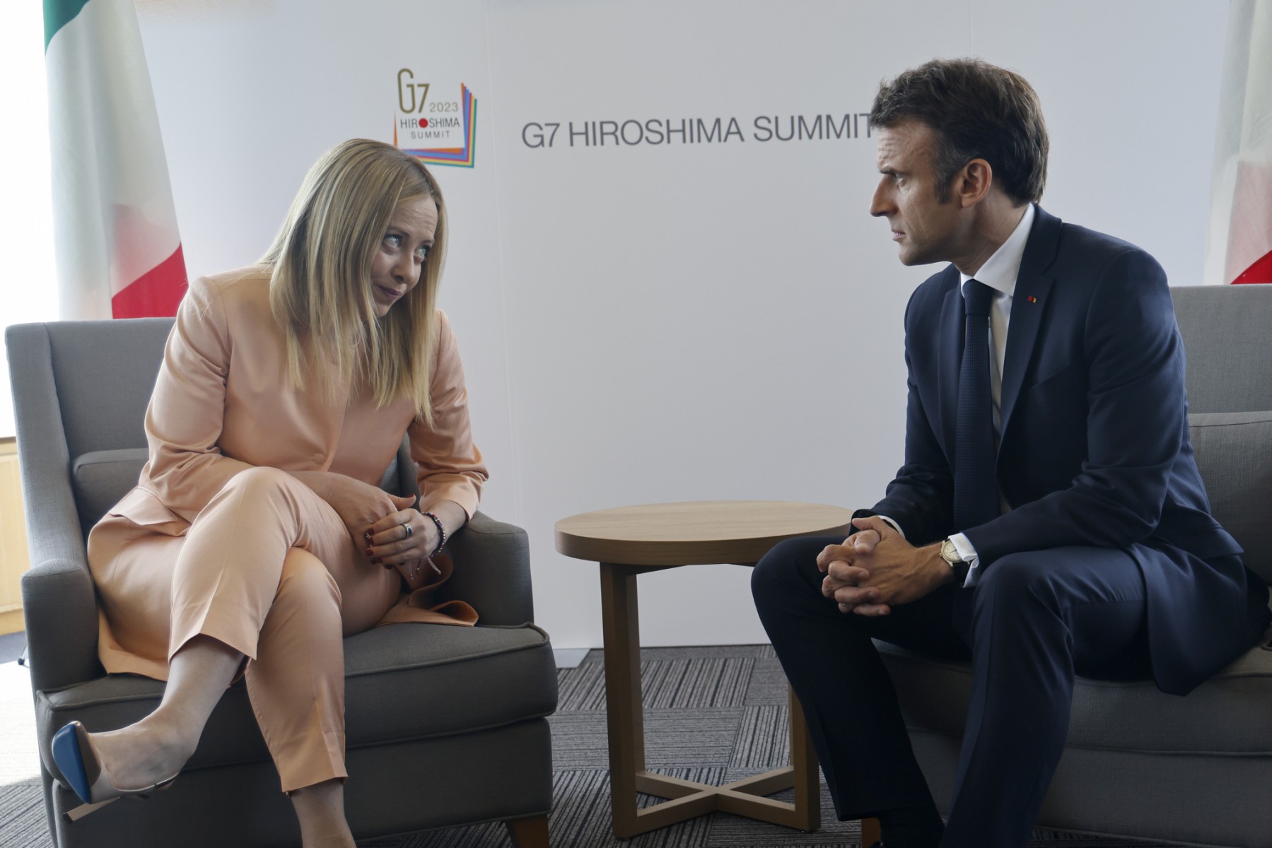 Première visite de Meloni à Macron après des mois de turbulences franco-italiennes