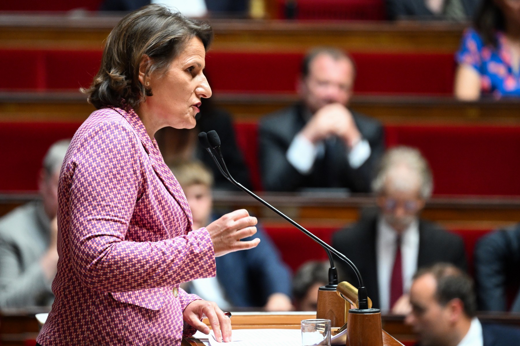 France: le gouvernement survit à une 17e motion de censure en un an