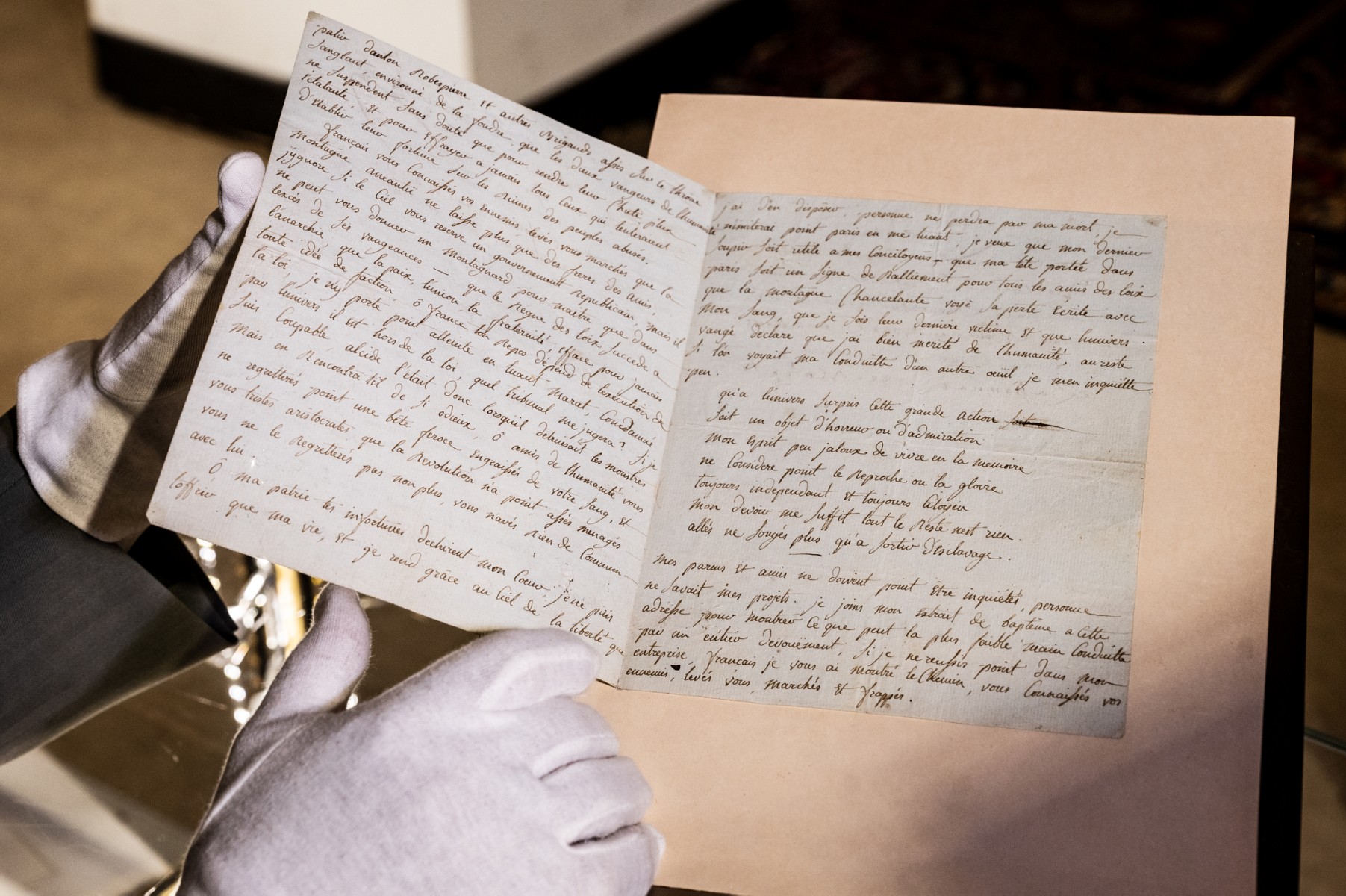Une lettre de Charlotte Corday, qui assassina Marat, vendue 215 000 euros aux enchères