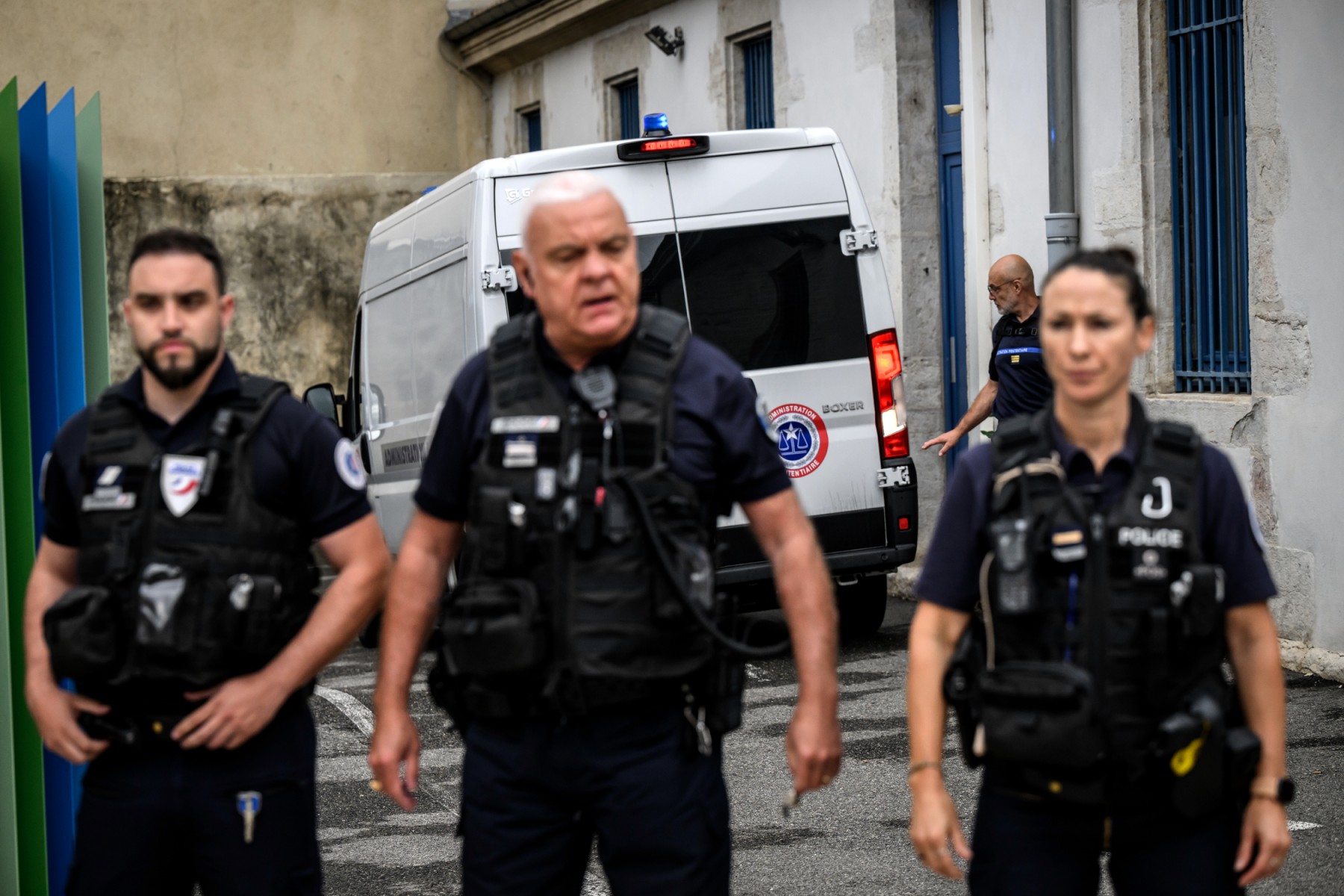 Escroquerie à la fausse convocation judiciaire: vaste coup de filet en France