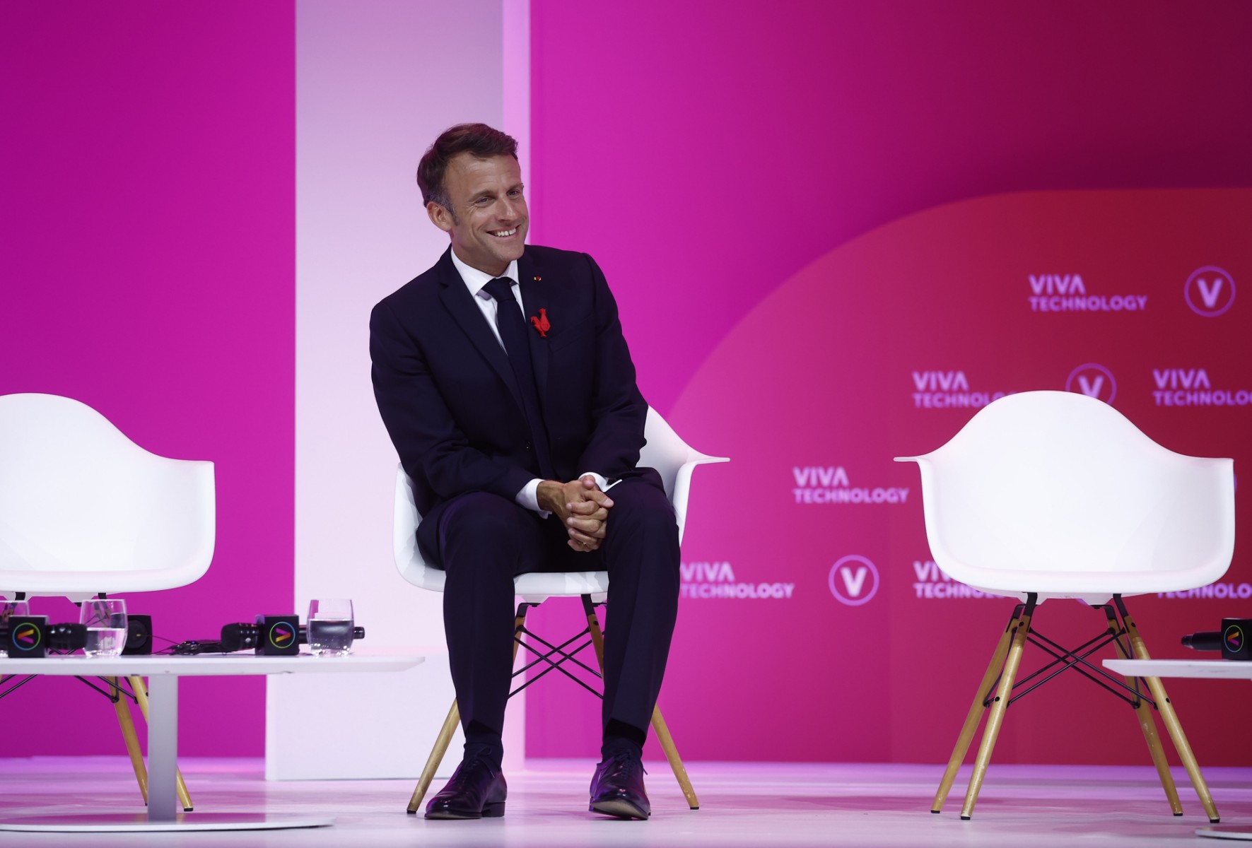 A VivaTech, en terrain conquis, Macron débourse un peu pour l'IA