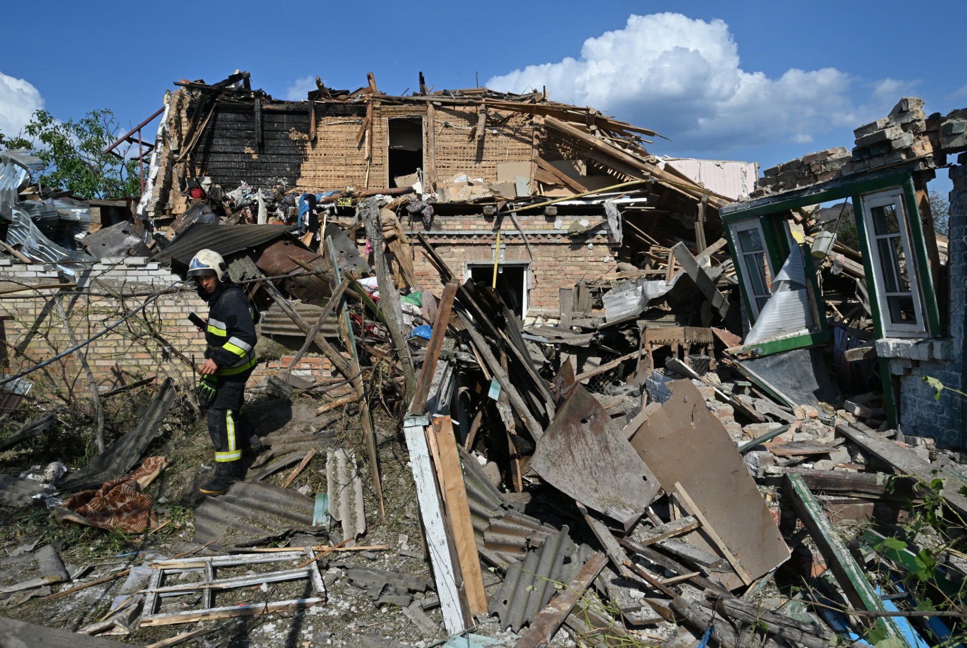Nouvelles frappes russes nocturnes sur plusieurs villes d'Ukraine