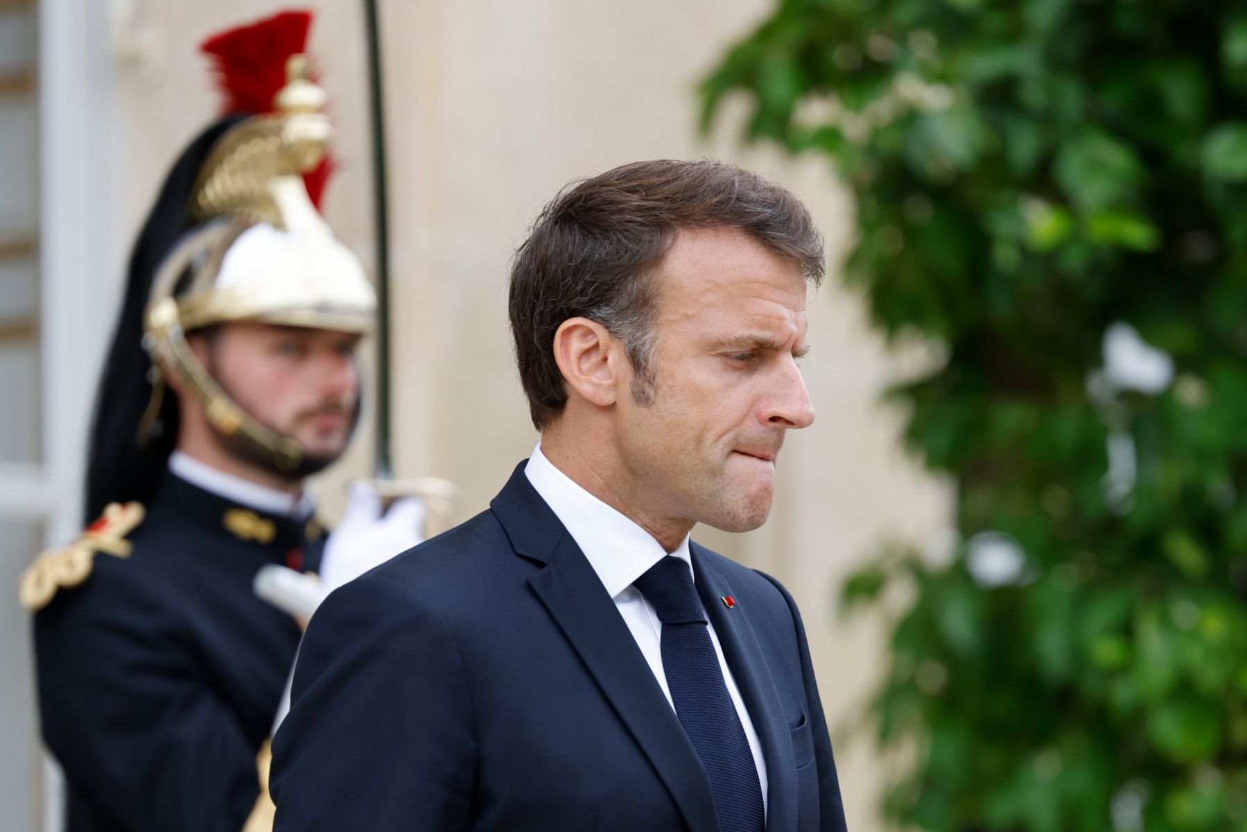 Le président français Emmanuel Macron en marge du sommet du nouveau pacte financier mondial, à Paris, le 22 juin 2023. (Photo Ludovic MARIN / AFP)