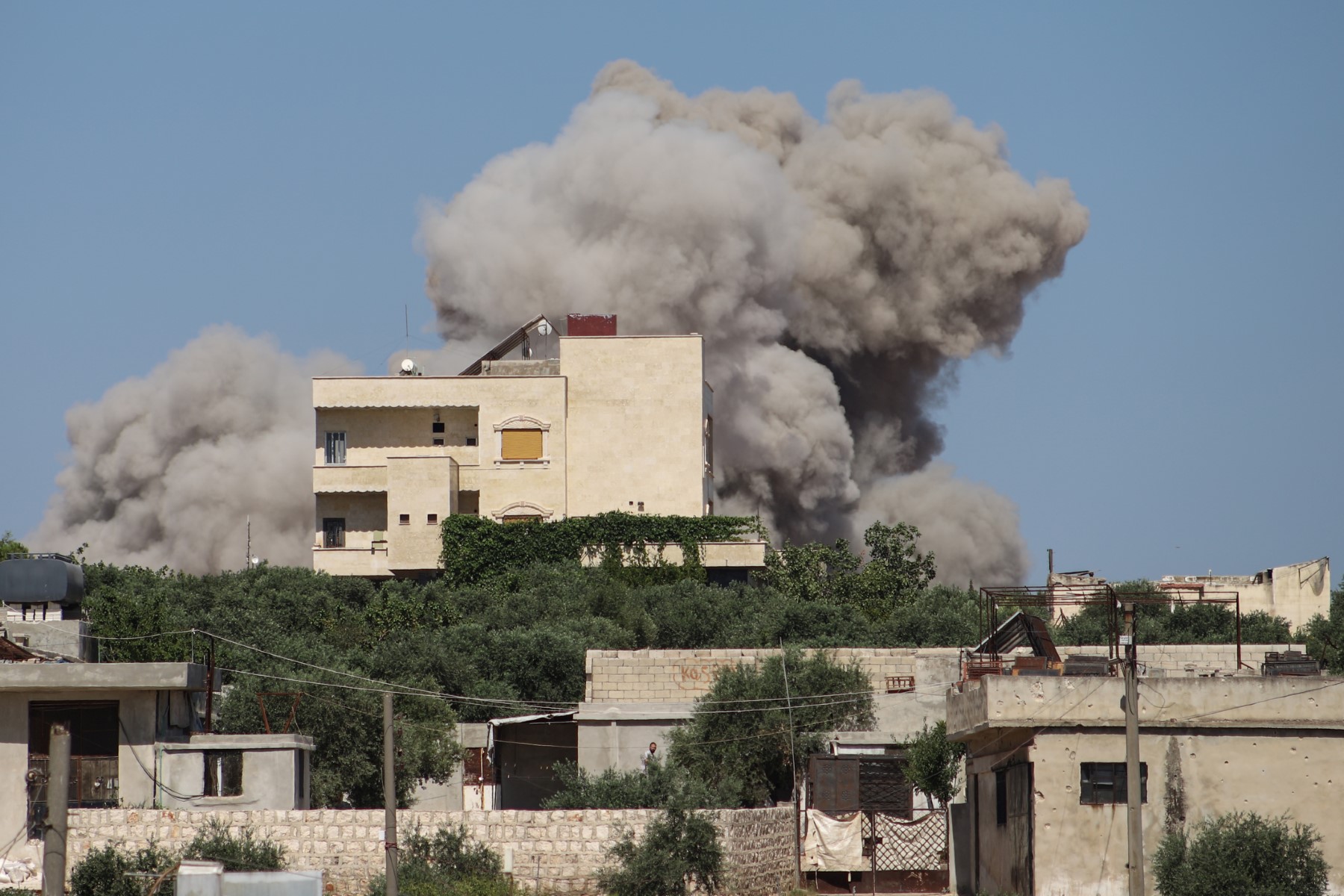 Syrie: treize morts dans des frappes russes sur une zone rebelle