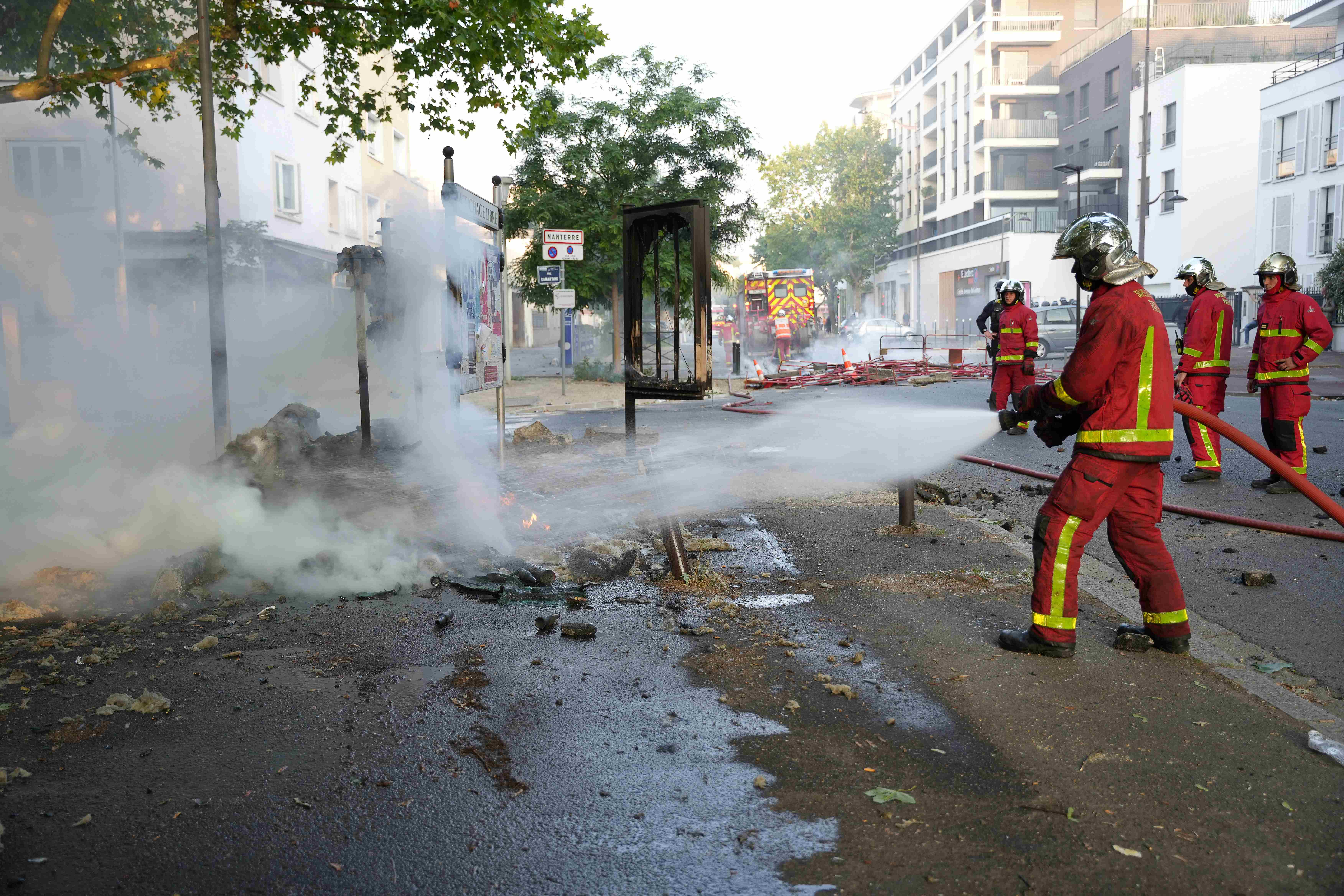 Jeune tué après un refus d'obtempérer: un policier en garde à vue, quelques tensions à Nanterre