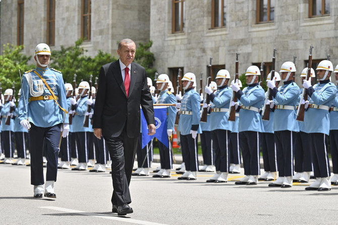 Erdogan entame son troisième mandat de président et promet «l'impartialité»
