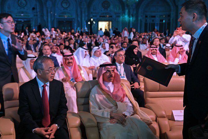 La première journée de la conférence arabo-chinoise a été marquée par la signature de trente accords d'une valeur de dix milliards de dollars