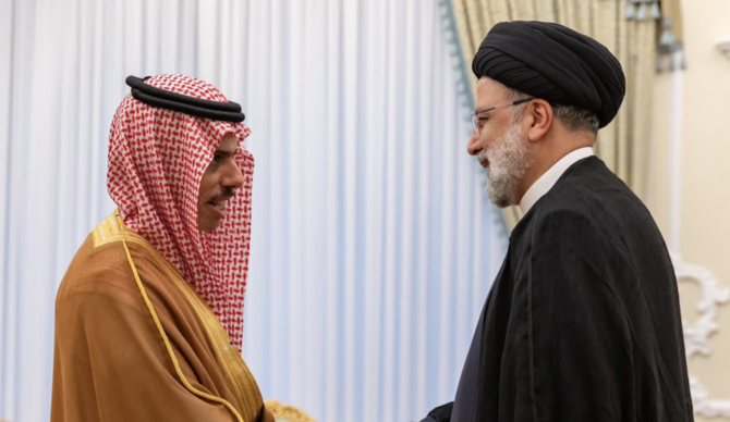 Le ministre saoudien des Affaires étrangères s'entretient avec Hossein Amirabdollahian à Téhéran